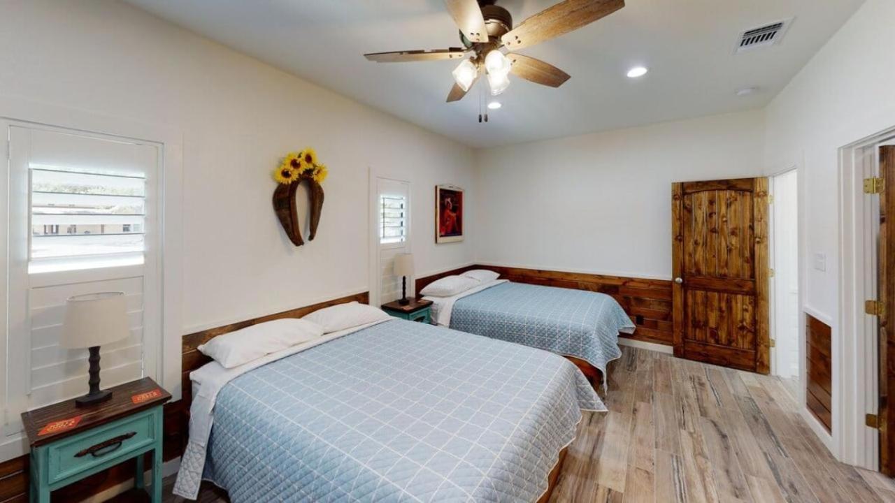 Heartstone Lodge คอนแคน ภายนอก รูปภาพ