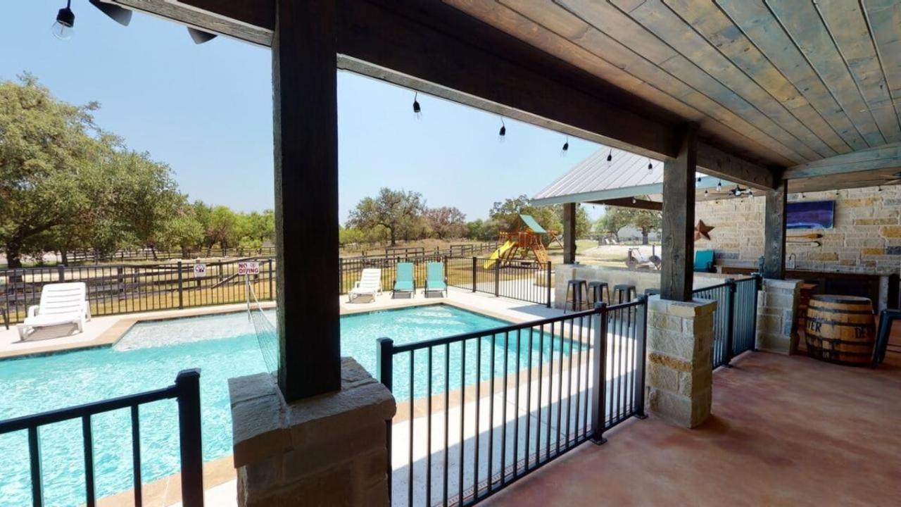 Heartstone Lodge คอนแคน ภายนอก รูปภาพ